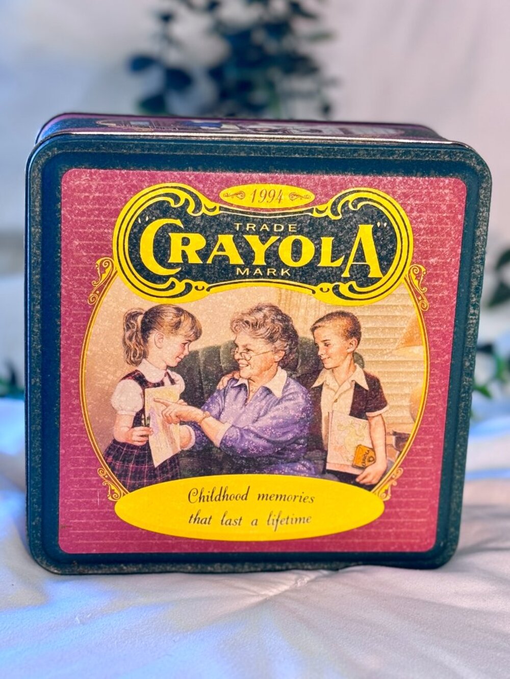 Vintage 1994 Crayola Collector's Limited Edition Tin Box w/3 retired colors